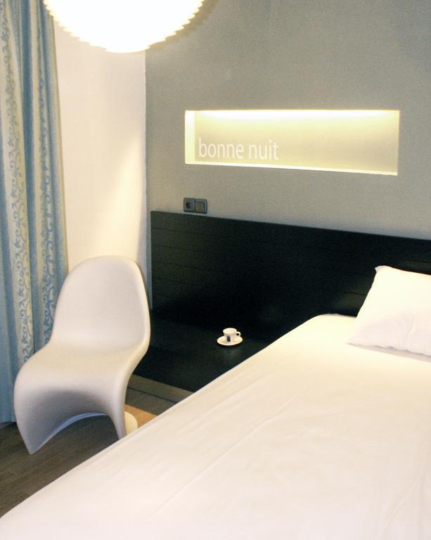 Despotiko Apt. Hotel & Suites توروني الغرفة الصورة